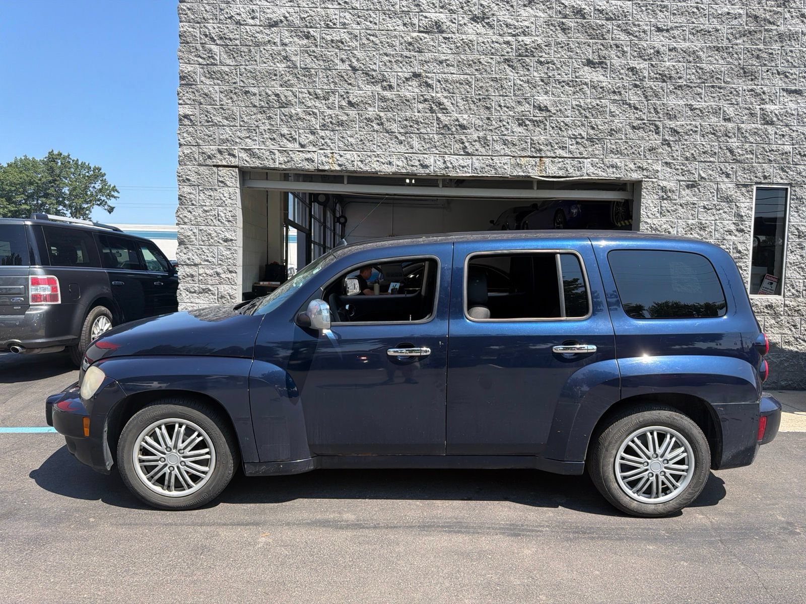 Used 2010 Chevrolet HHR LT FWD image 1