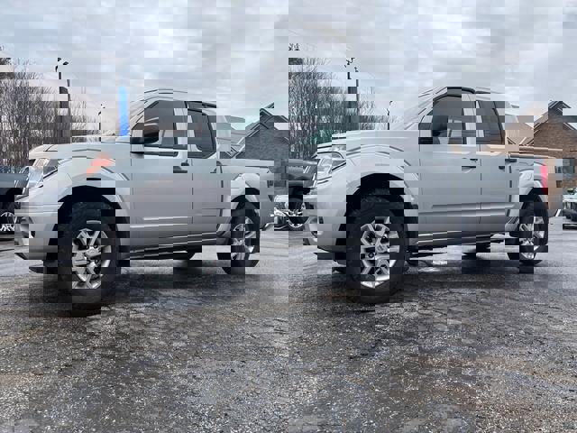 Used 2018 Nissan Frontier SV AWD/4WD image 3