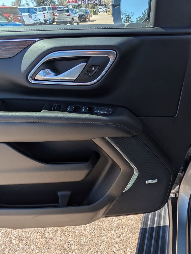 Used 2023 Chevrolet Suburban High Country image 25