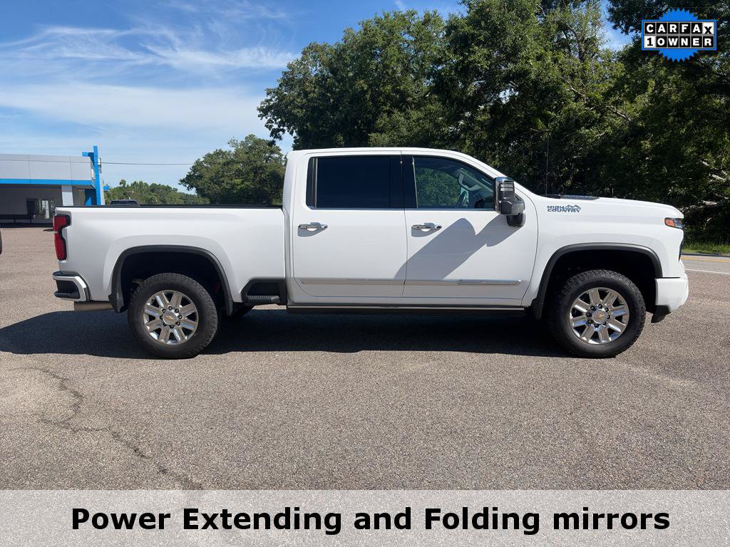 Used 2026 Chevrolet Silverado 2500 High Country w/ High Country Premium Package AWD/4WD image 2