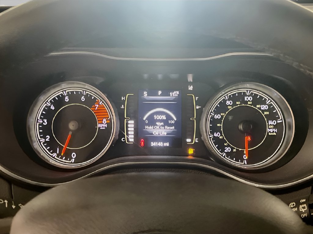Used 2022 Jeep Cherokee Latitude AWD/4WD image 12