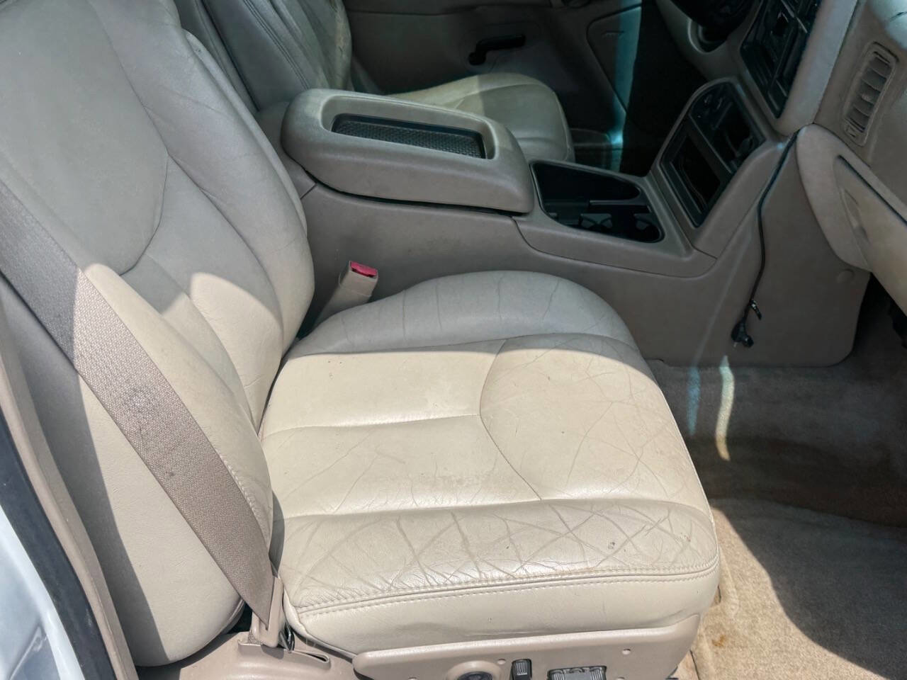 Used 2004 GMC Yukon XL SLT w/ Preferred Equipment Group RWD image 25