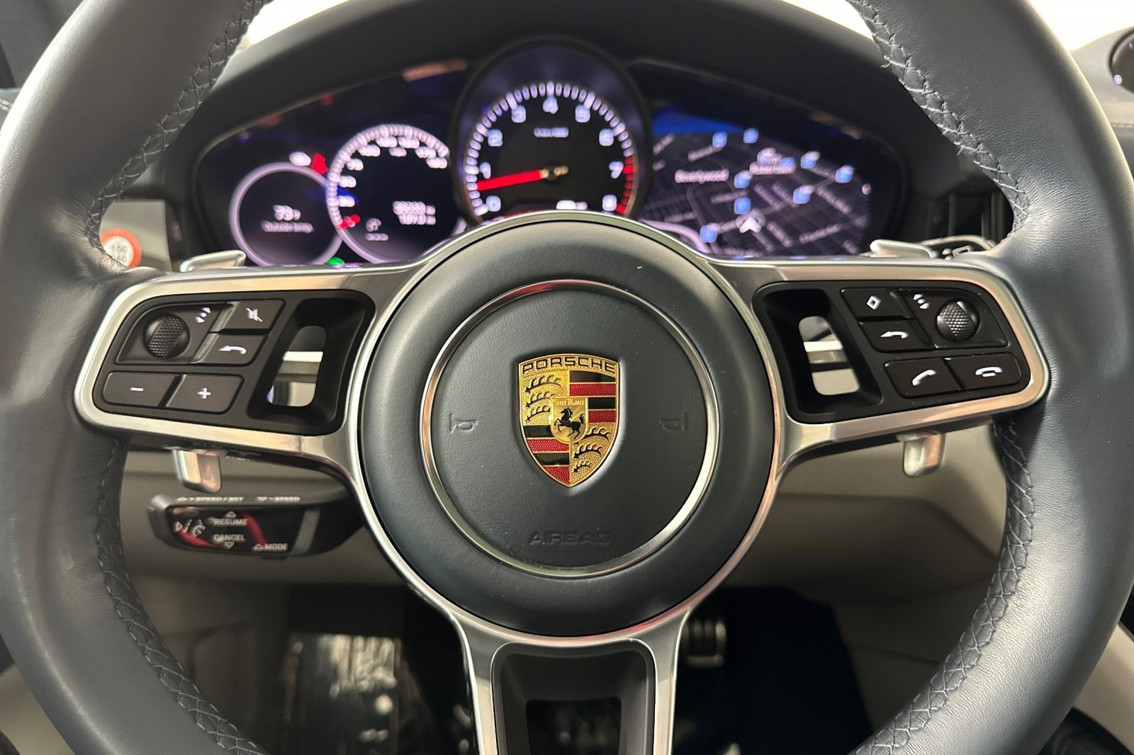 Used 2023 Porsche Cayenne S Platinum w/ Premium Package Plus image 22