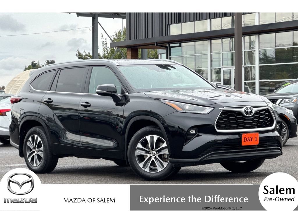 Used 2024 Toyota Highlander XLE