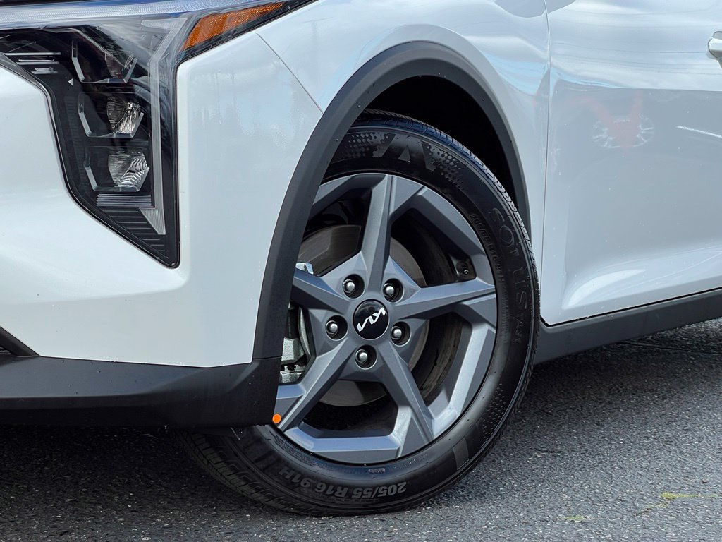 Certified 2025 Kia K4 FWD image 2