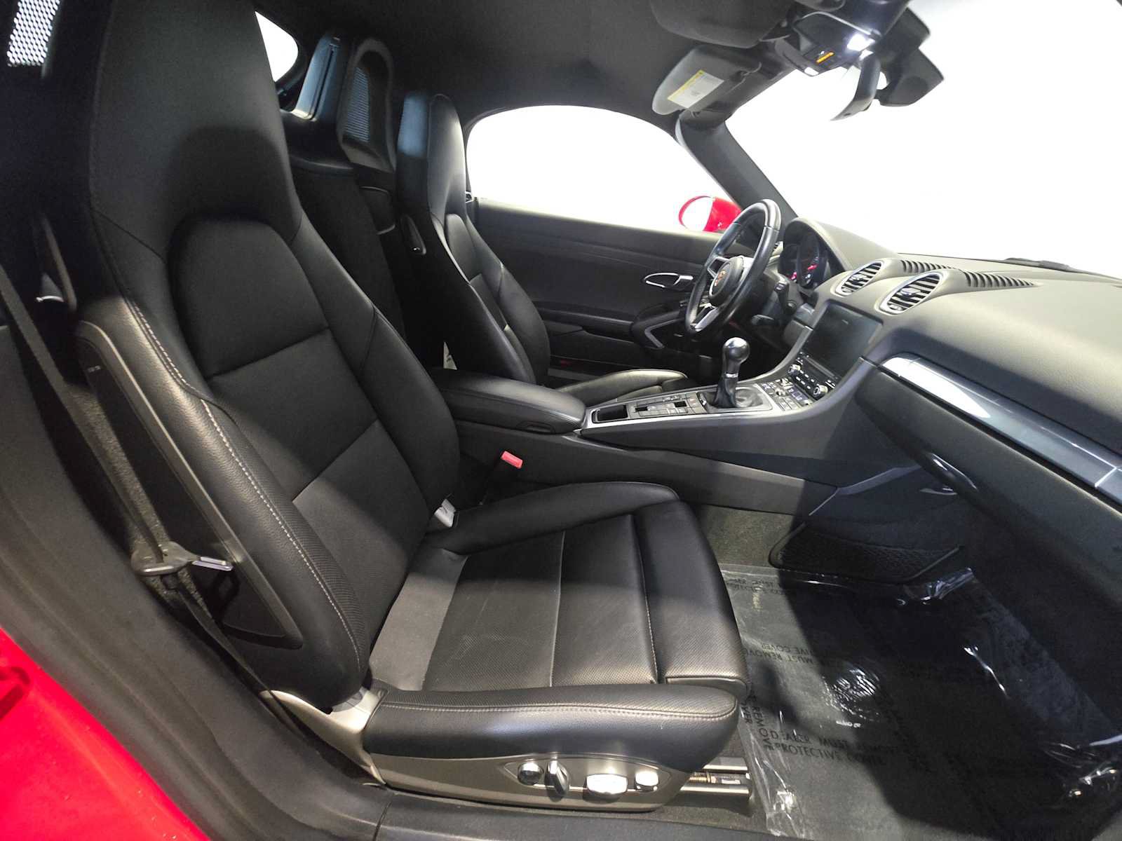 Used 2017 Porsche 718 Boxster RWD image 13