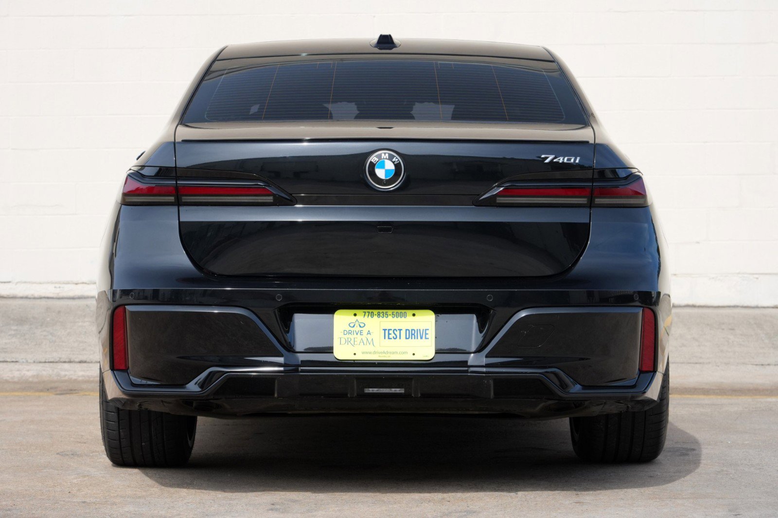 Used 2023 BMW 740i RWD image 11