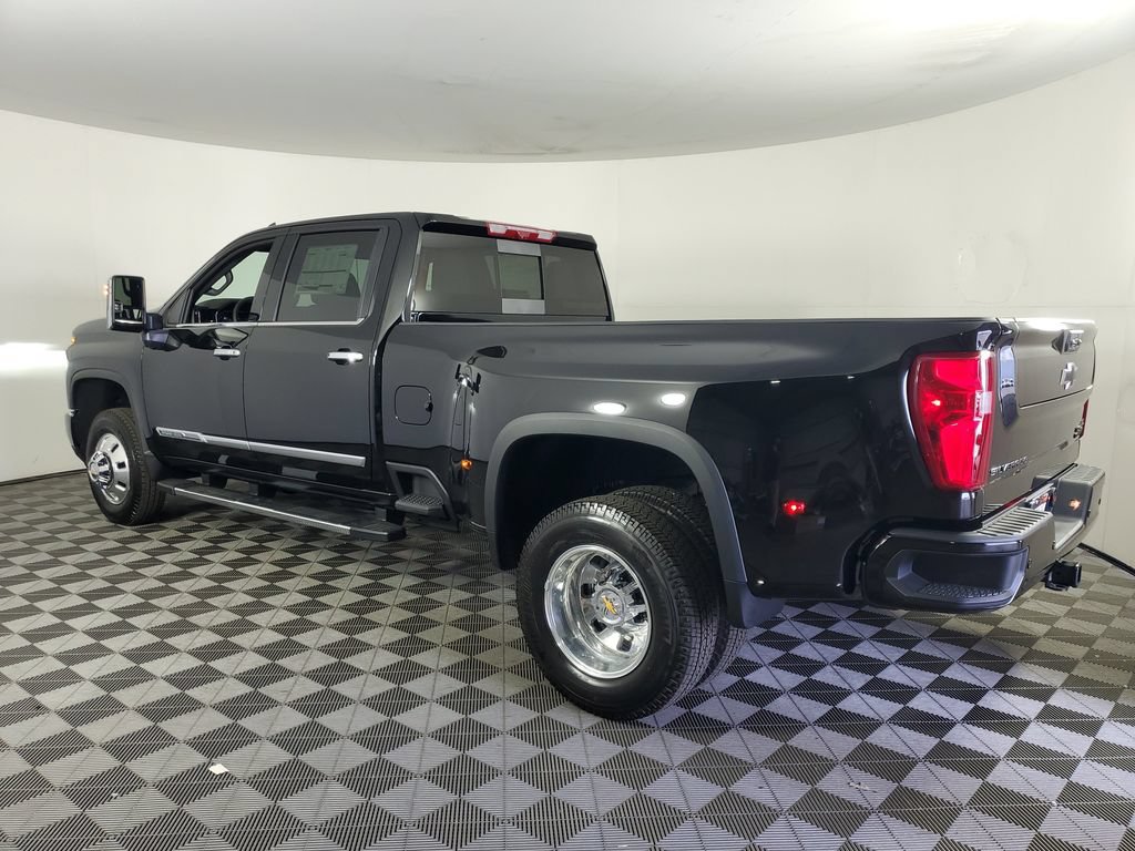 New 2026 Chevrolet Silverado 3500 High Country w/ Technology Package AWD/4WD image 6