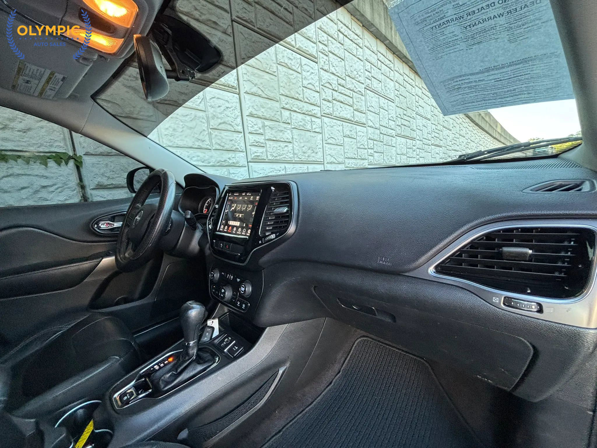 Used 2019 Jeep Cherokee Limited image 19