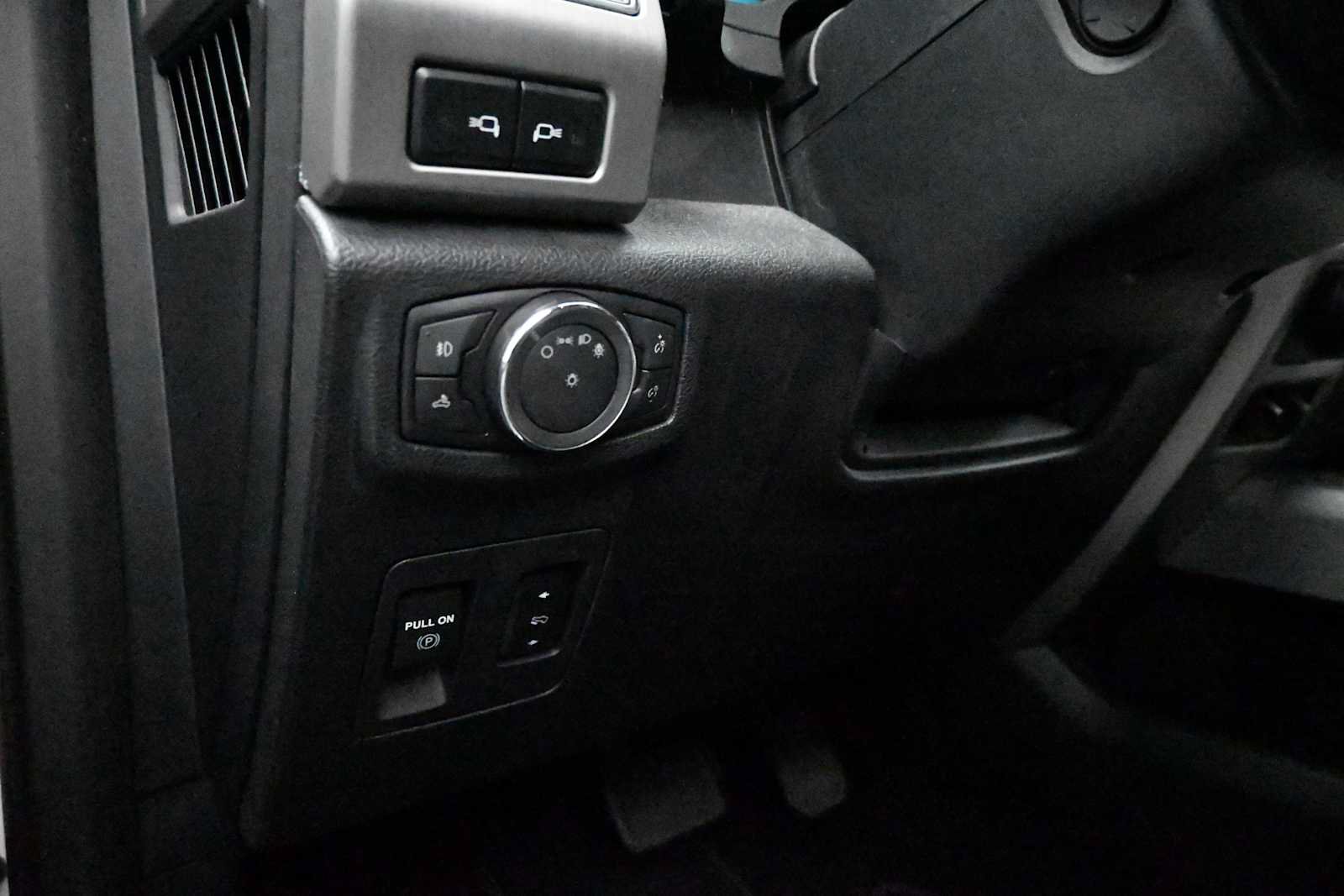 Used 2018 Ford F150 Platinum w/ Equipment Group 701A Luxury AWD/4WD image 20
