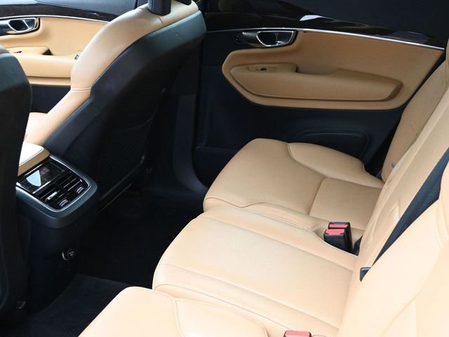 Used 2017 Volvo XC90 T6 Momentum w/ Vision Package image 18