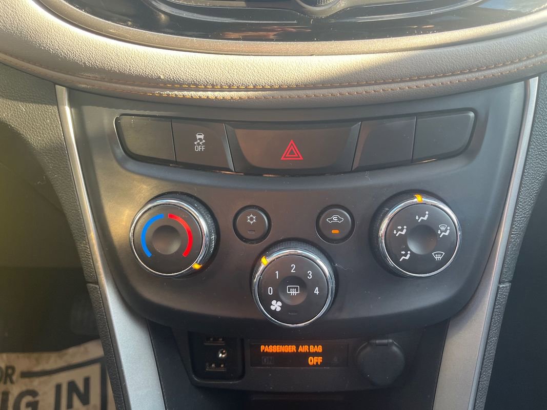 Used 2017 Chevrolet Trax LT w/ Sun & Sound Package image 20