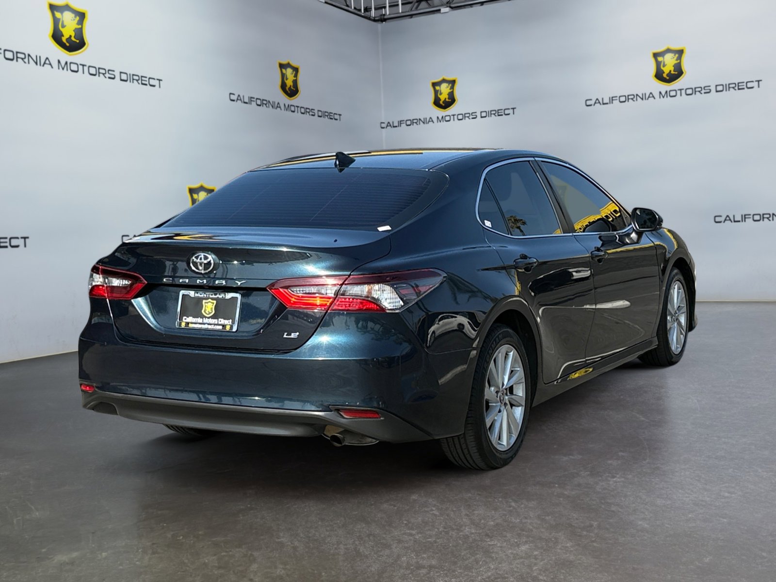 Used 2021 Toyota Camry LE image 5