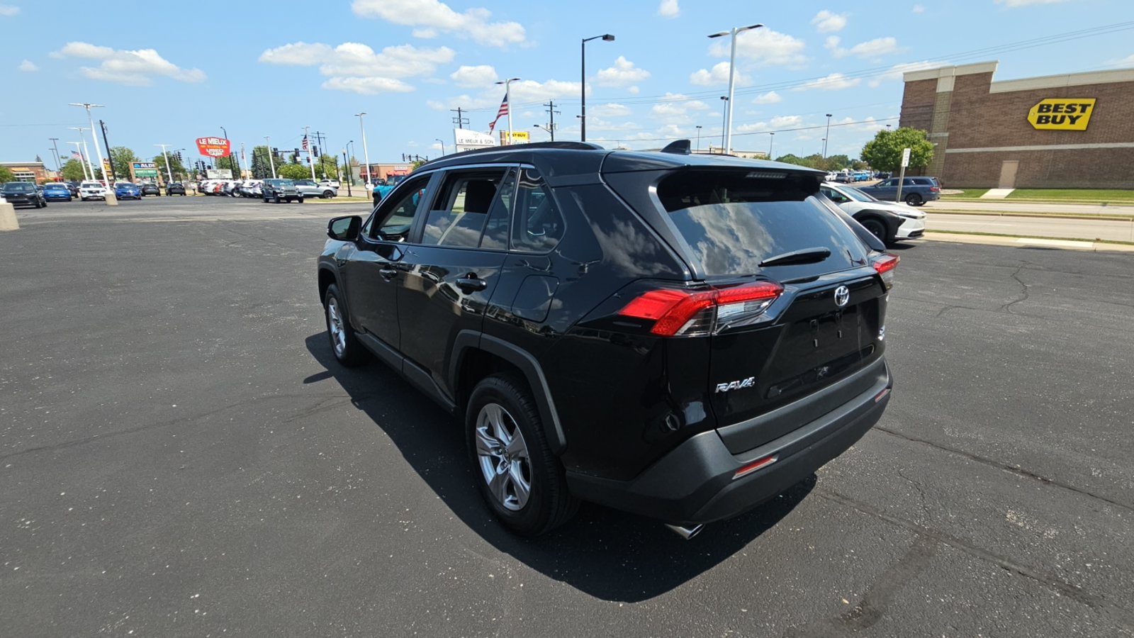 Certified 2025 Toyota RAV4 XLE AWD/4WD image 5