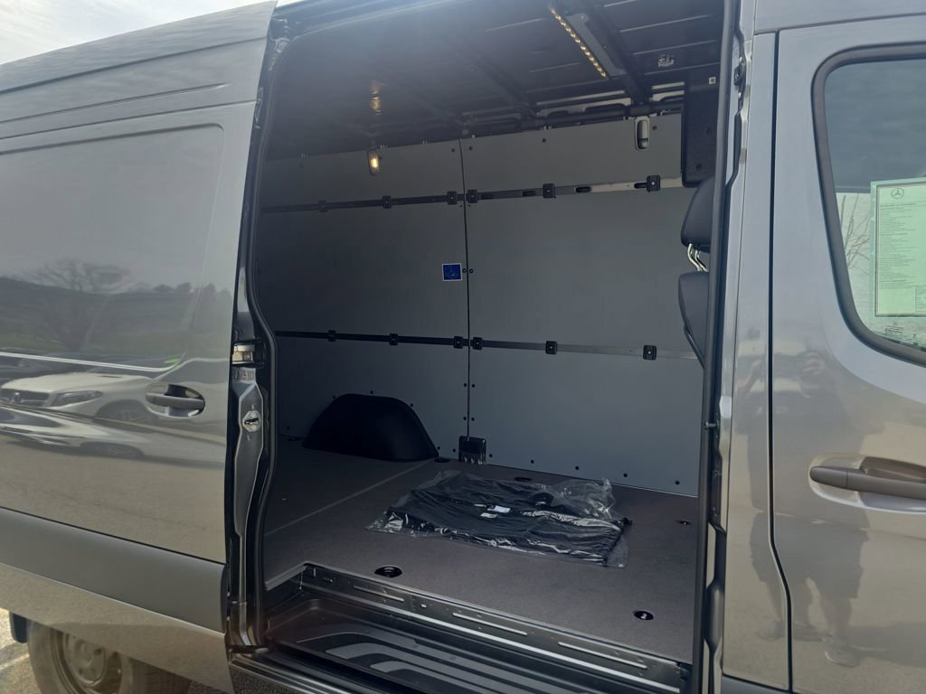 New 2026 Mercedes-Benz Sprinter 2500 image 23