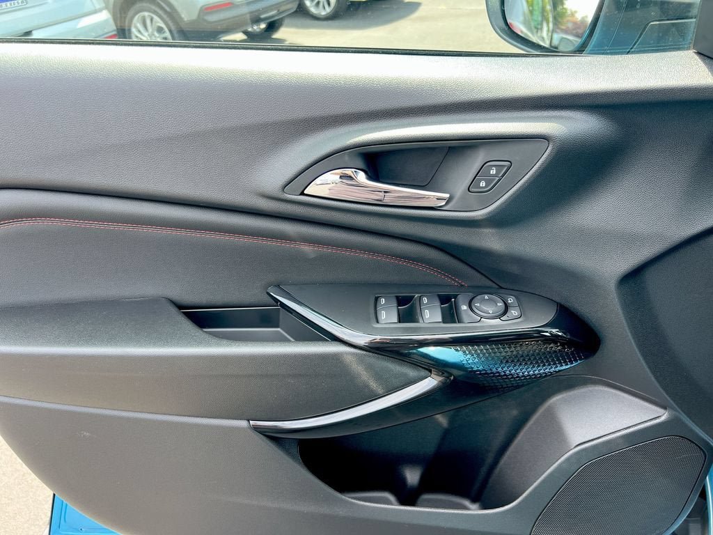New 2026 Chevrolet Trax RS w/ Sunroof Package FWD image 19
