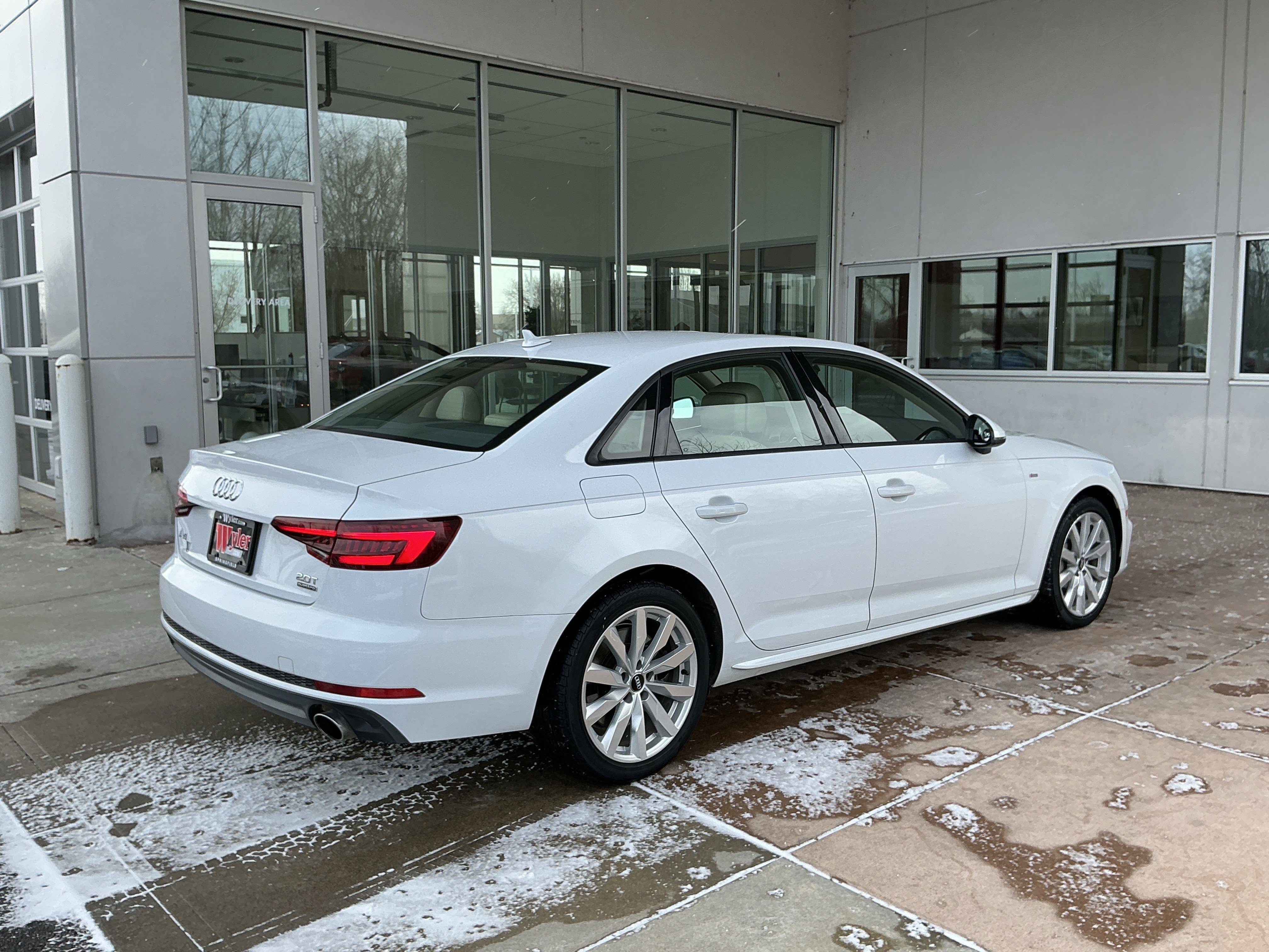 Used 2018 Audi A4 2.0T Premium w/ Convenience Package image 22