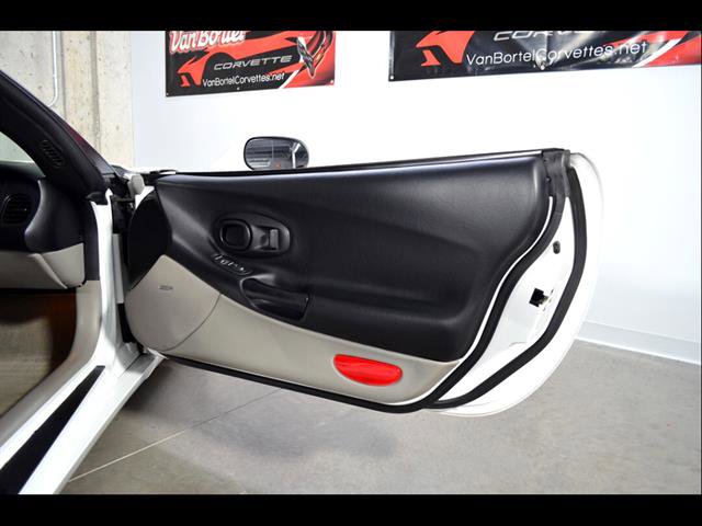 Used 2004 Chevrolet Corvette Coupe w/ Preferred Equipment Group image 18
