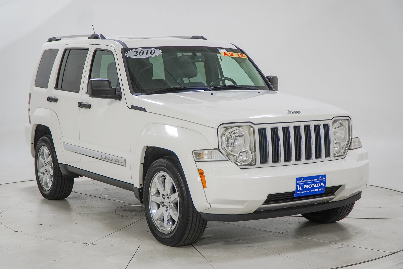 Used 2010 Jeep Liberty Limited w/ Tire & Wheel Group AWD/4WD image 14