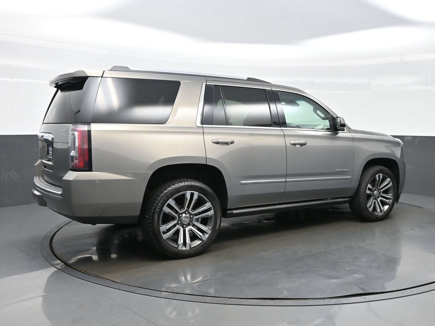 Used 2019 GMC Yukon Denali w/ Denali Ultimate Package AWD/4WD image 6
