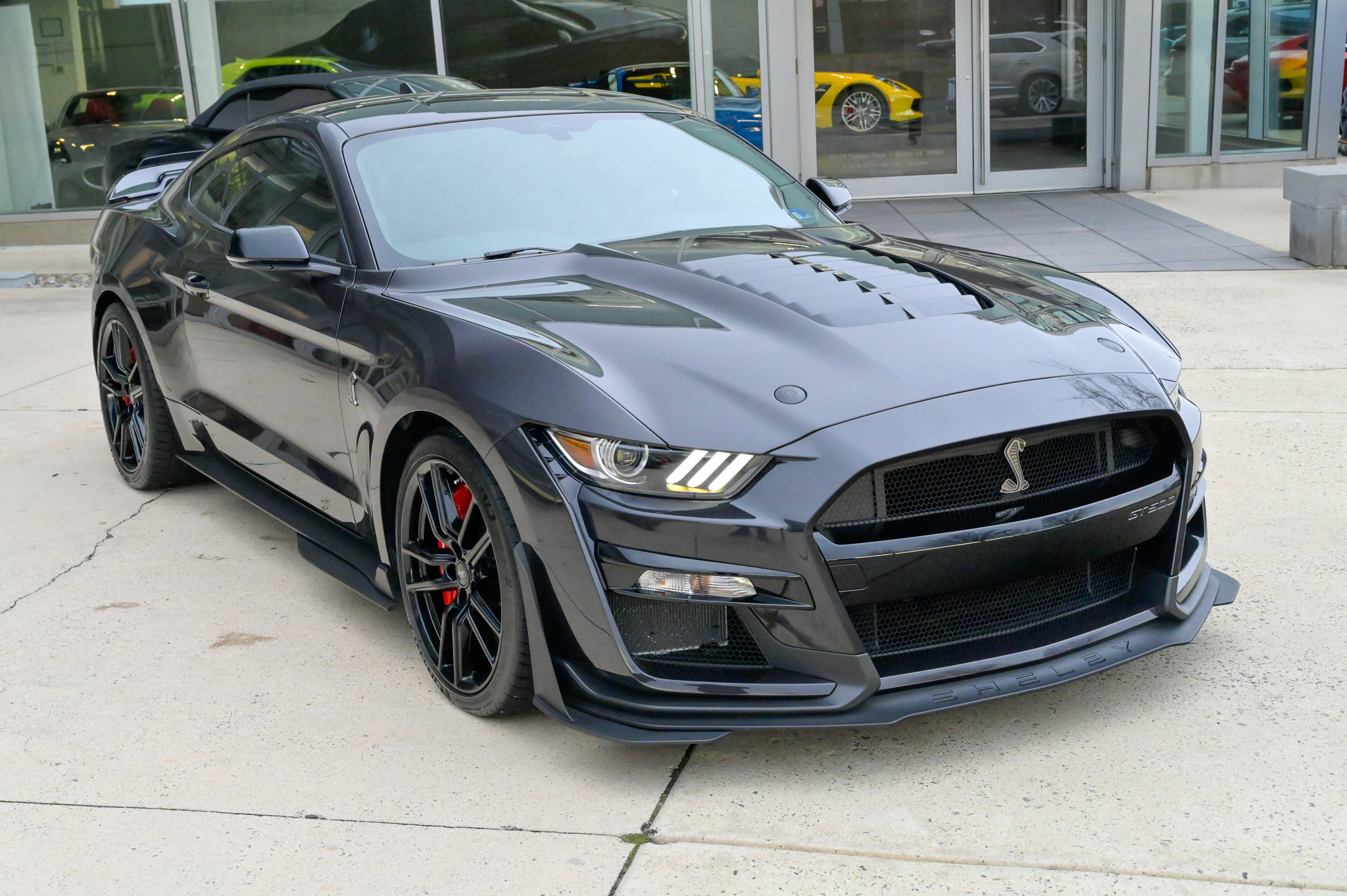 Used 2022 Ford Mustang Shelby GT500 w/ Technology Package image 3