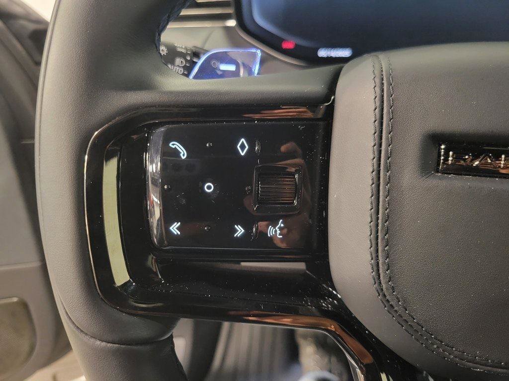 Used 2024 Land Rover Range Rover Sport image 12