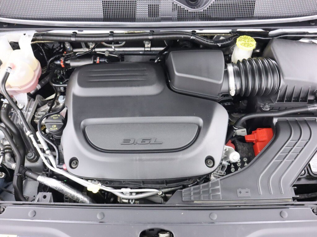 Used 2022 Chrysler Voyager LX image 39