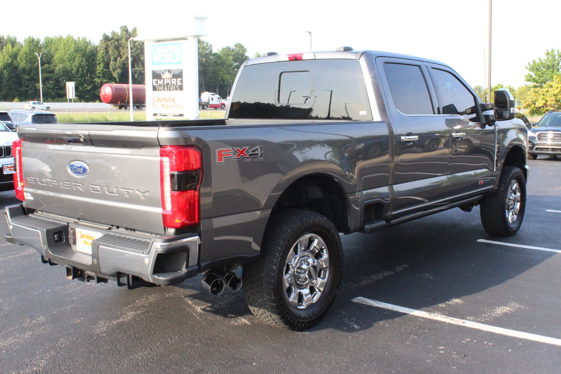 Used 2023 Ford F250 Lariat w/ Lariat Ultimate Package AWD/4WD image 6