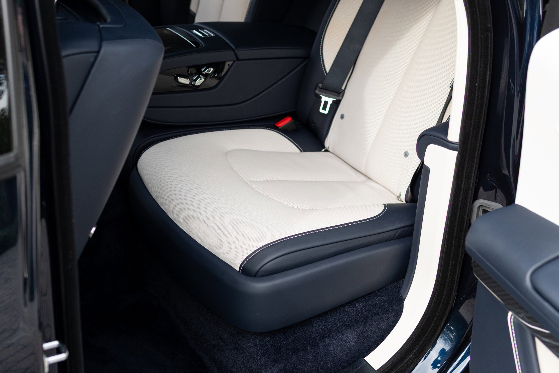 Used 2023 Rolls-Royce Ghost Black Badge w/ Black Badge Ghost Package image 45