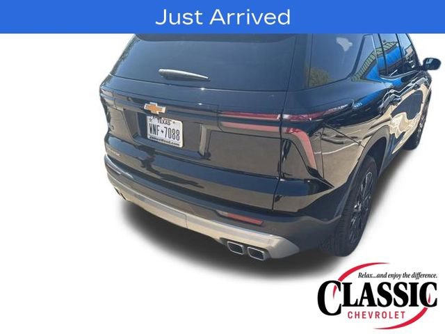 Used 2025 Chevrolet Traverse LT w/ Sun and Wheel Package image 17