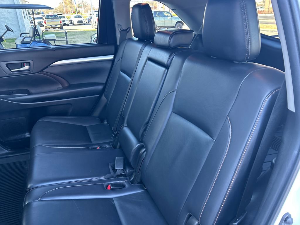 Used 2019 Toyota Highlander XLE image 27
