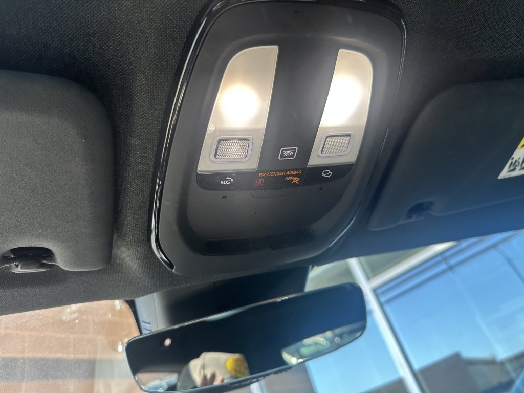 Used 2023 Volvo C40 P8 Recharge Plus image 28