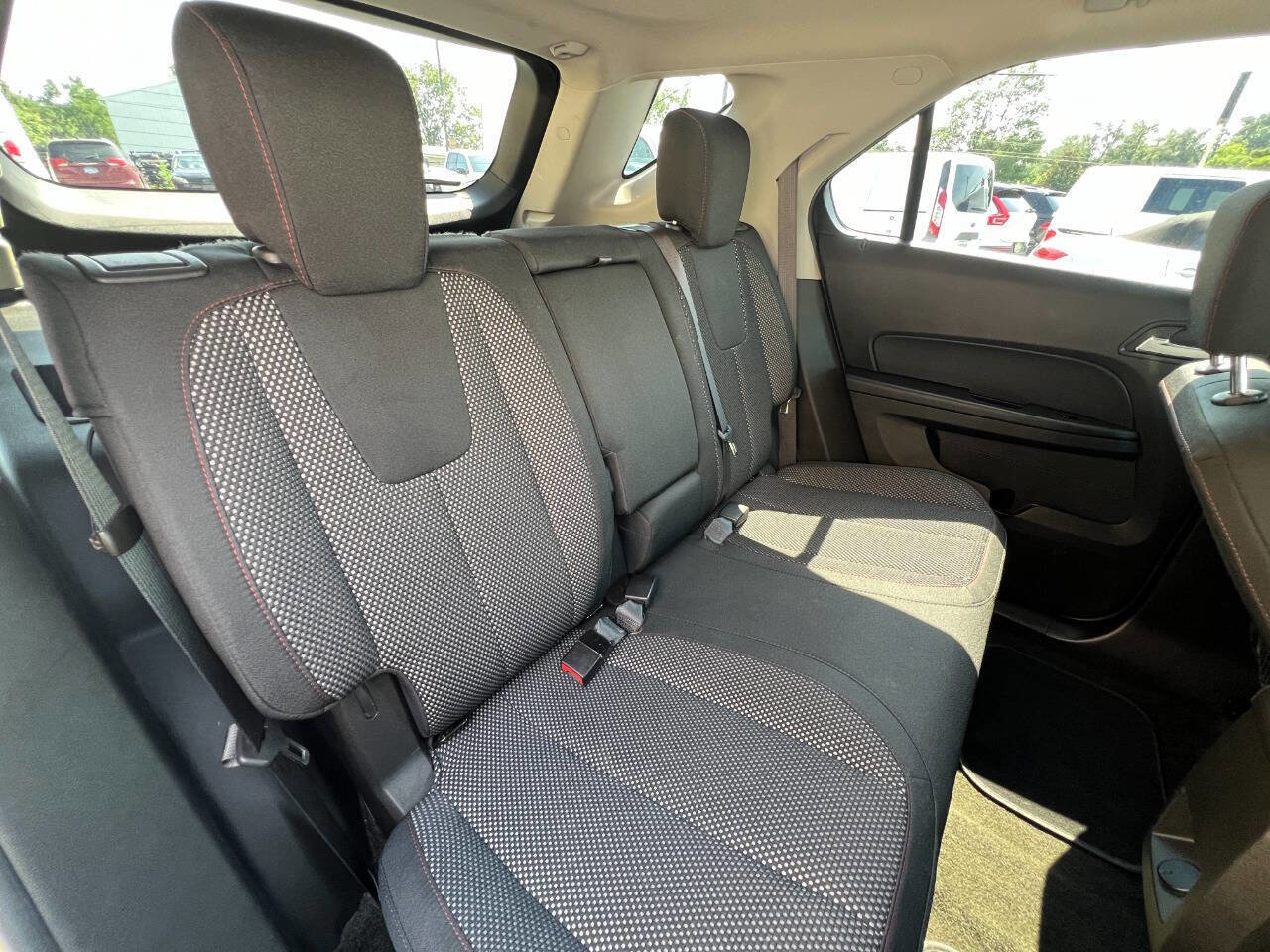 Used 2017 Chevrolet Equinox LT w/ Convenience Package FWD image 24