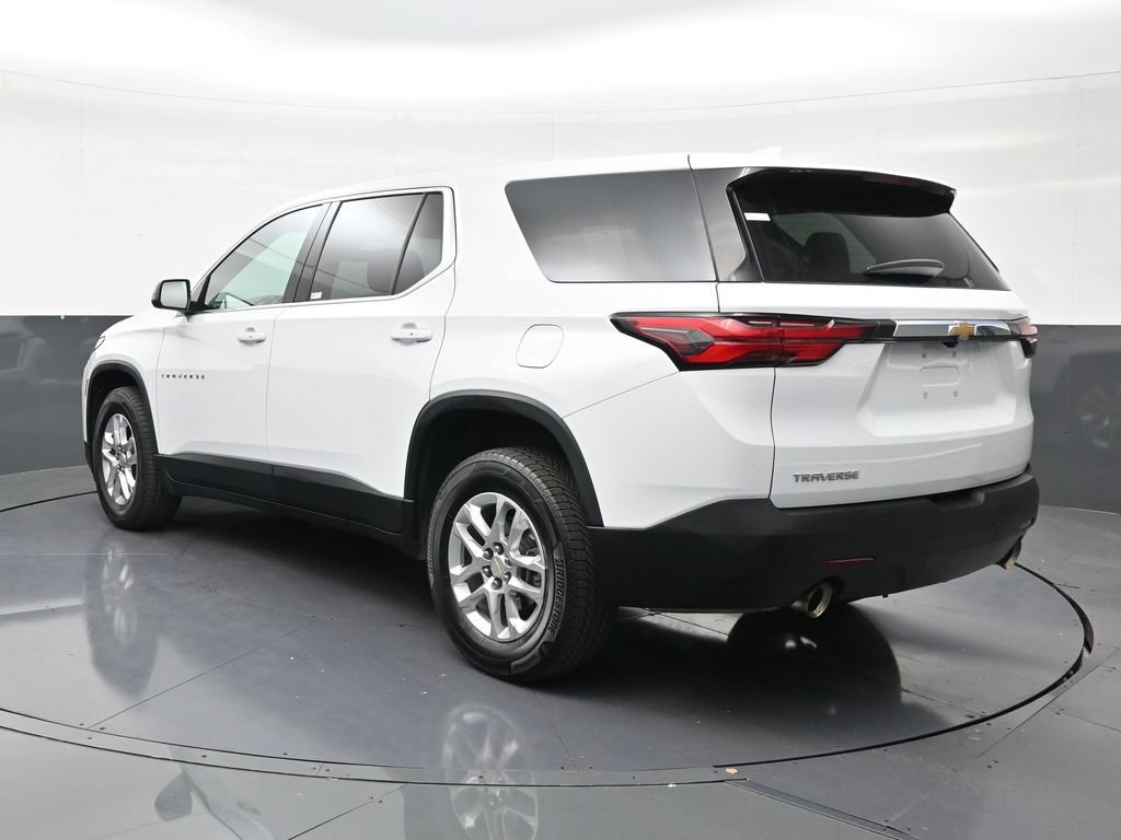 Used 2023 Chevrolet Traverse LS FWD image 3
