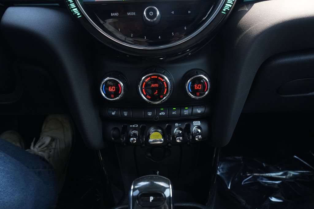 Certified 2024 MINI Cooper SE FWD image 16