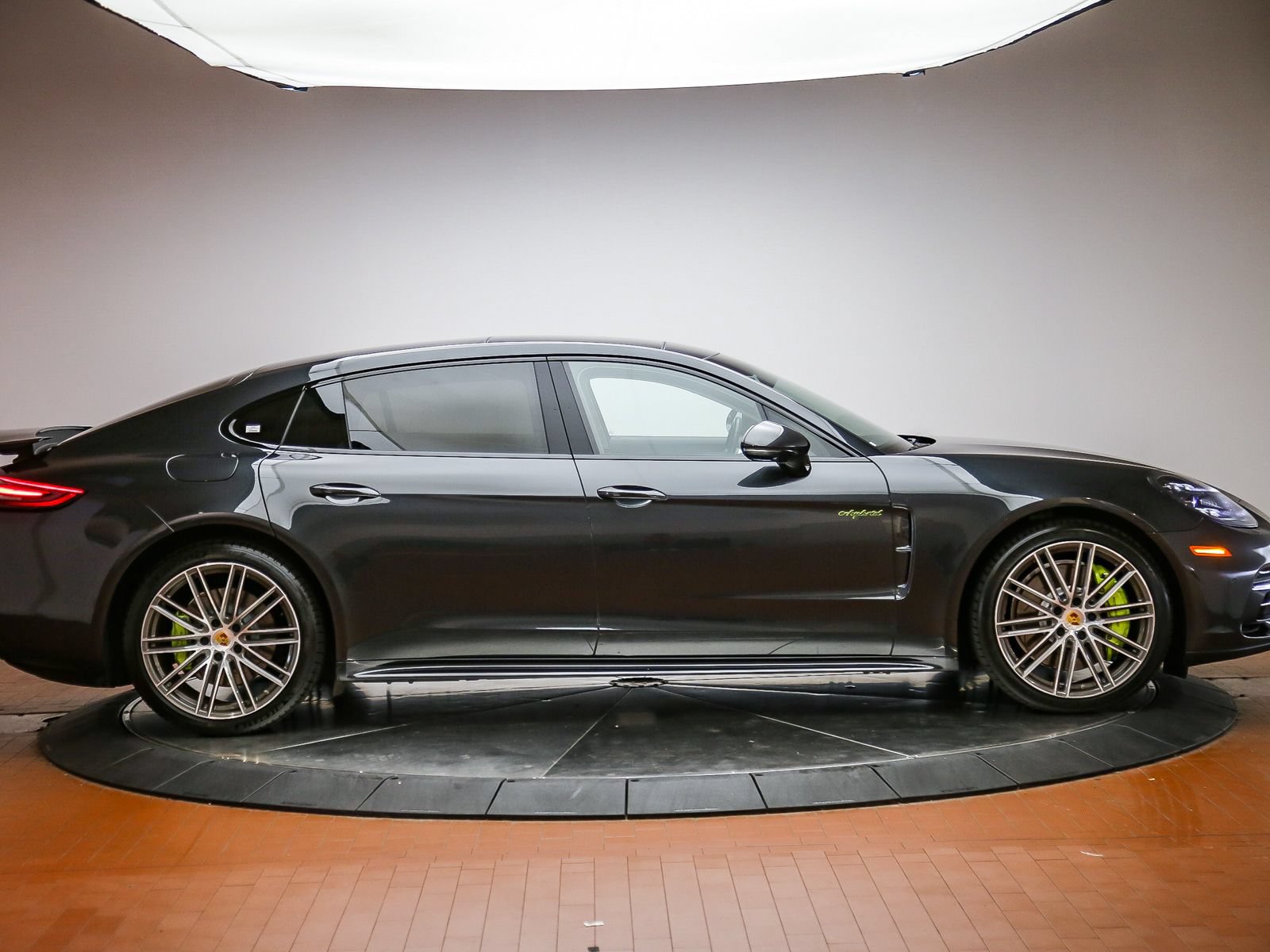 Used 2018 Porsche Panamera 4 Executive AWD/4WD image 8