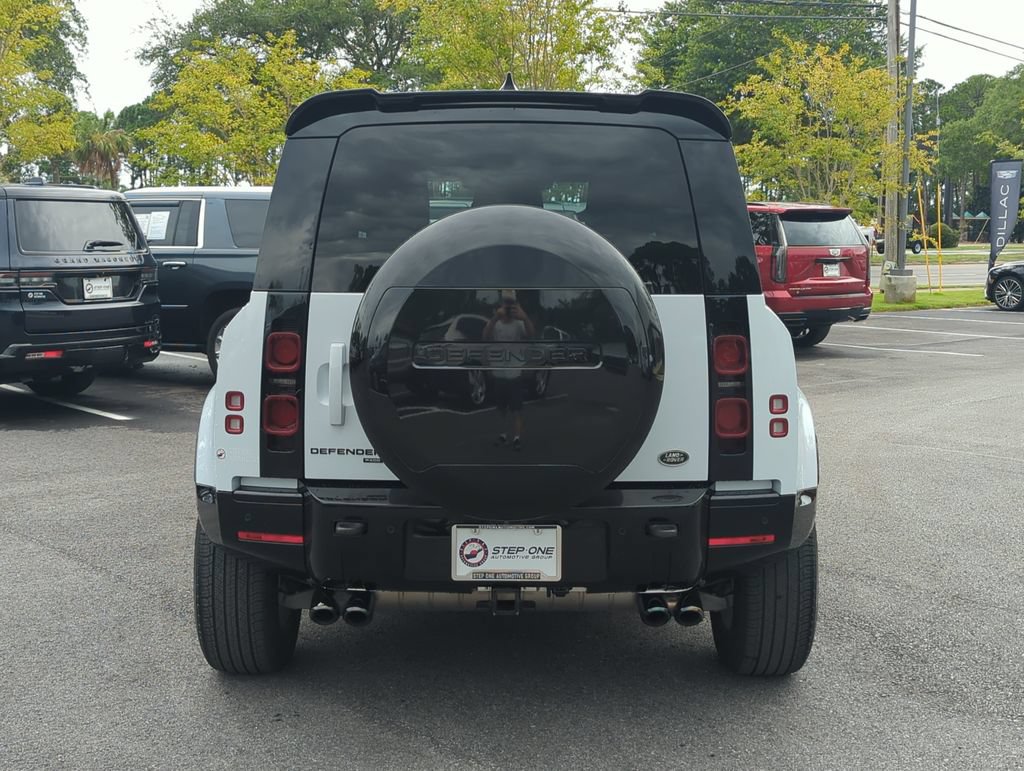 Used 2023 Land Rover Defender 90 X-Dynamic SE AWD/4WD image 5