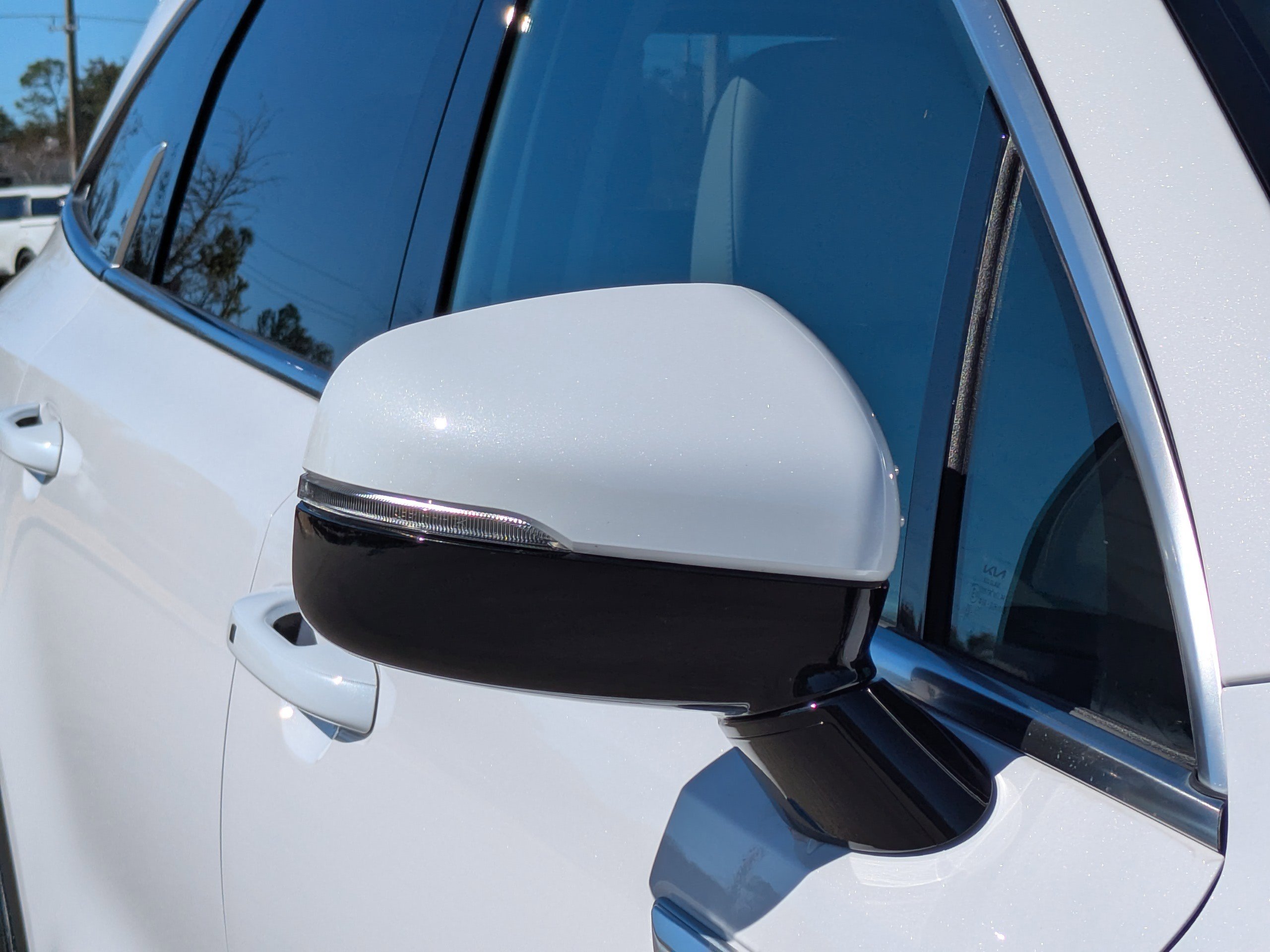 Certified 2025 Kia Sorento S image 12