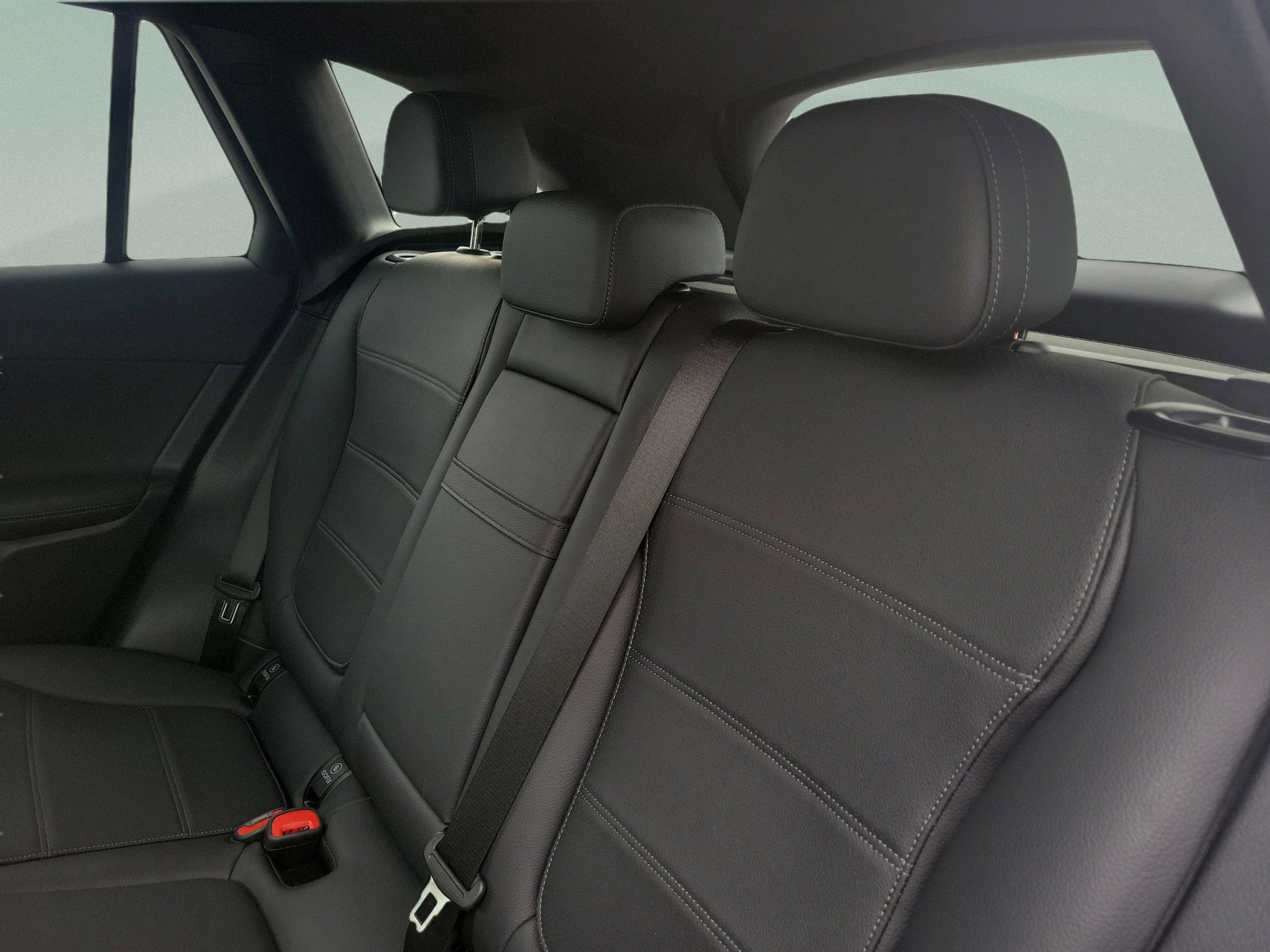 Certified 2025 Mercedes-Benz GLC 300 image 12