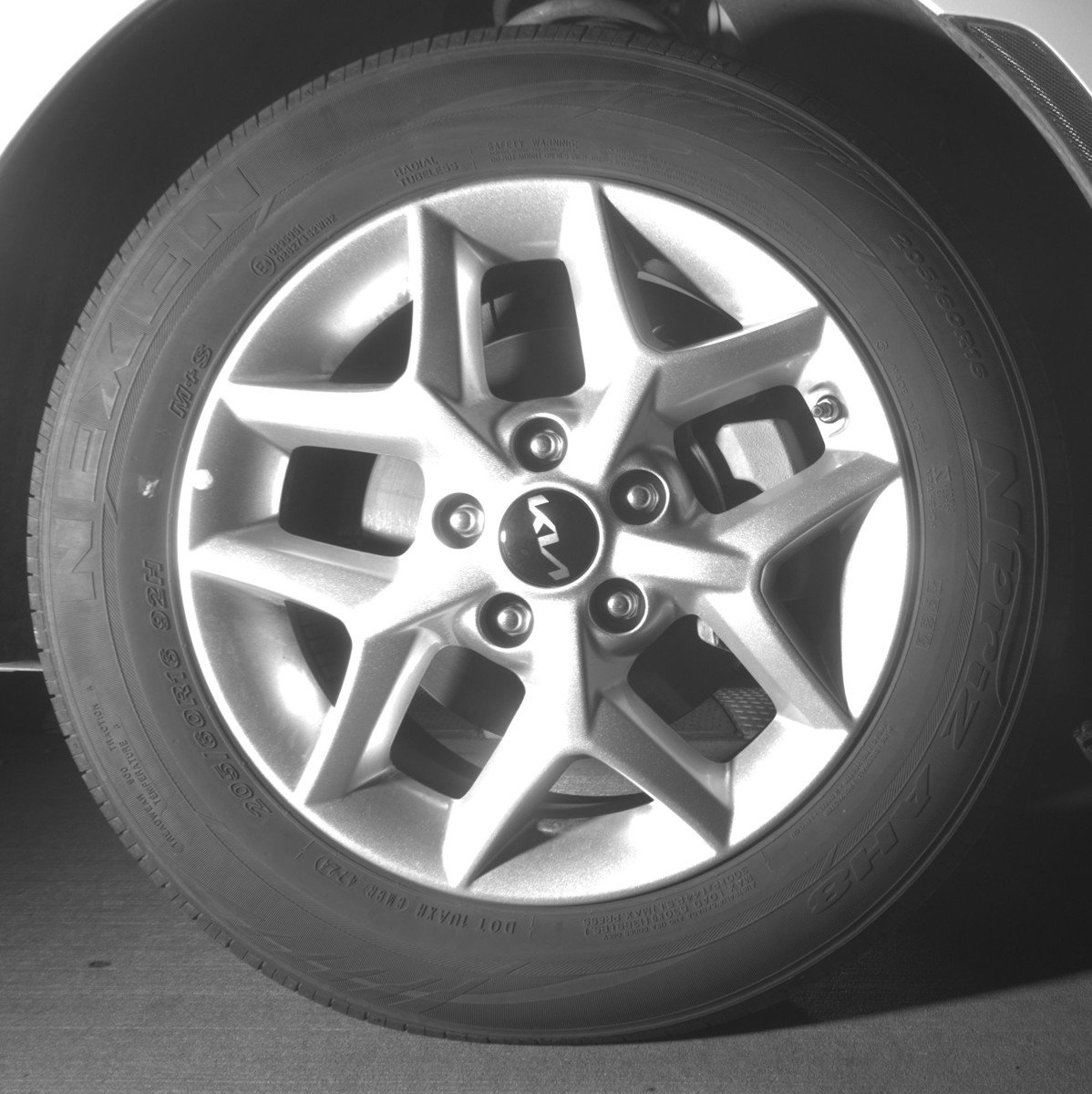 Used 2025 Kia Soul LX w/ LX Technology Package FWD image 13