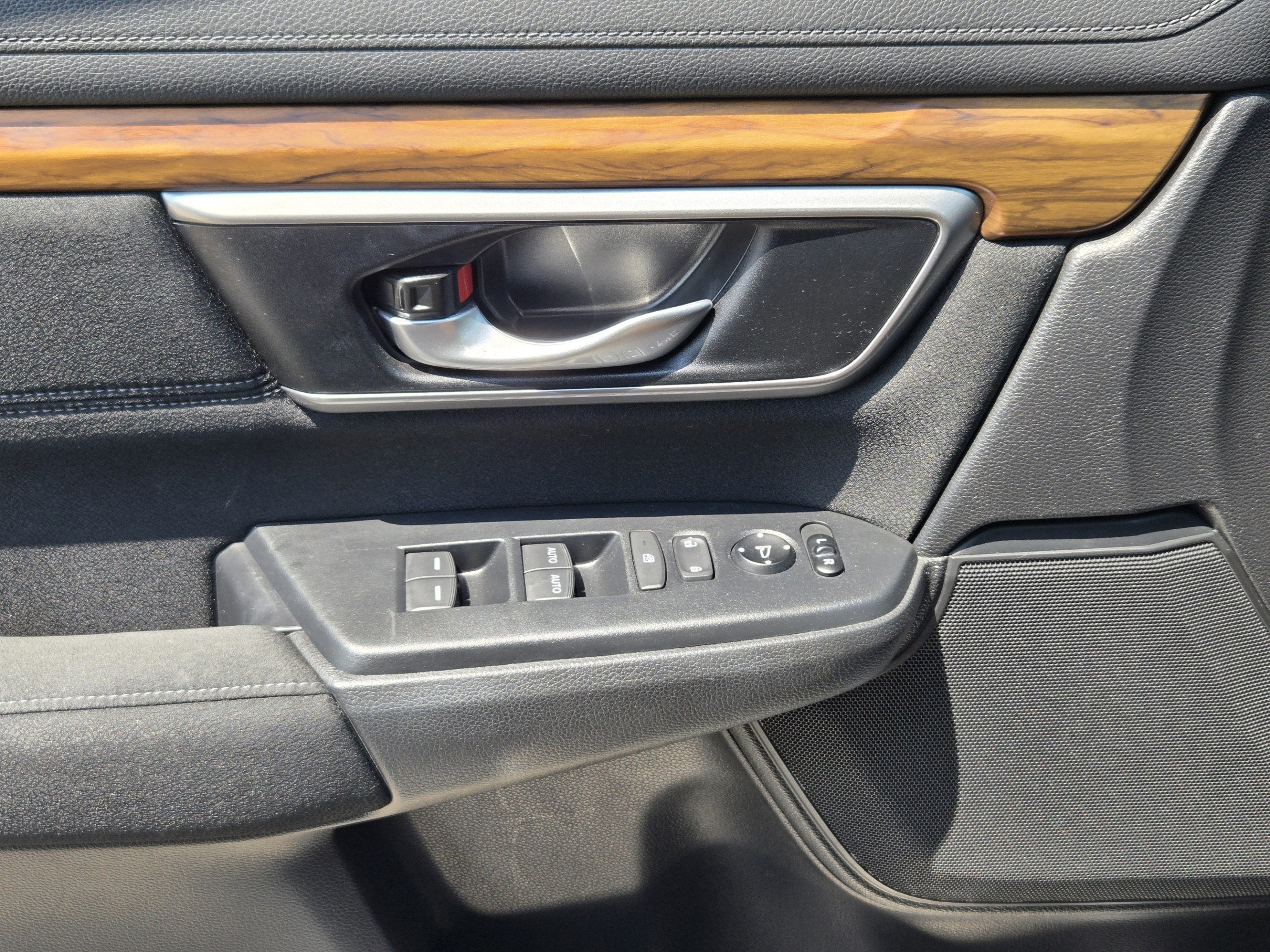 Used 2019 Honda CR-V EX image 19