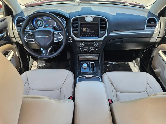 Used 2017 Chrysler 300 Limited image 17