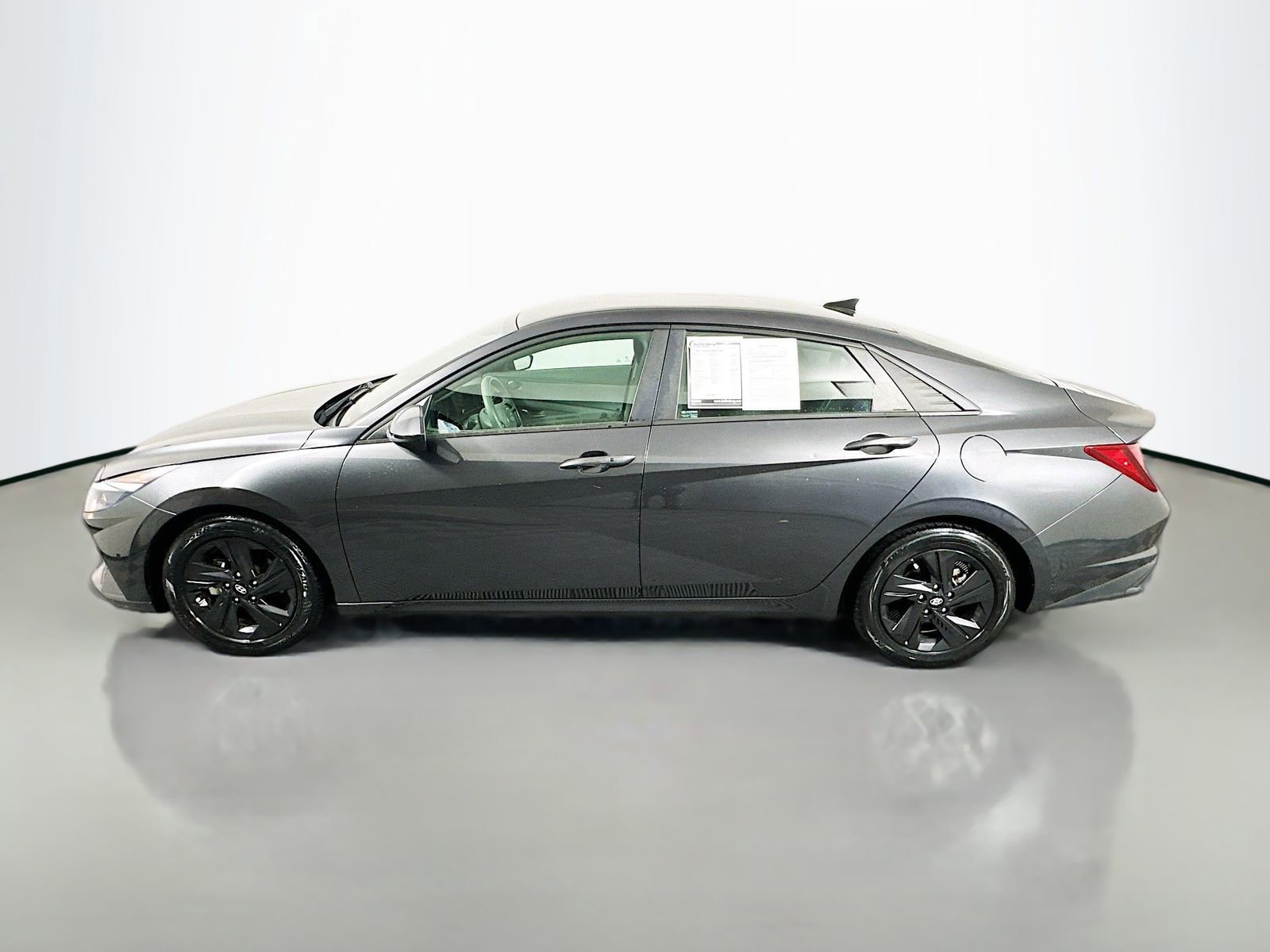Used 2021 Hyundai Elantra SEL FWD image 4