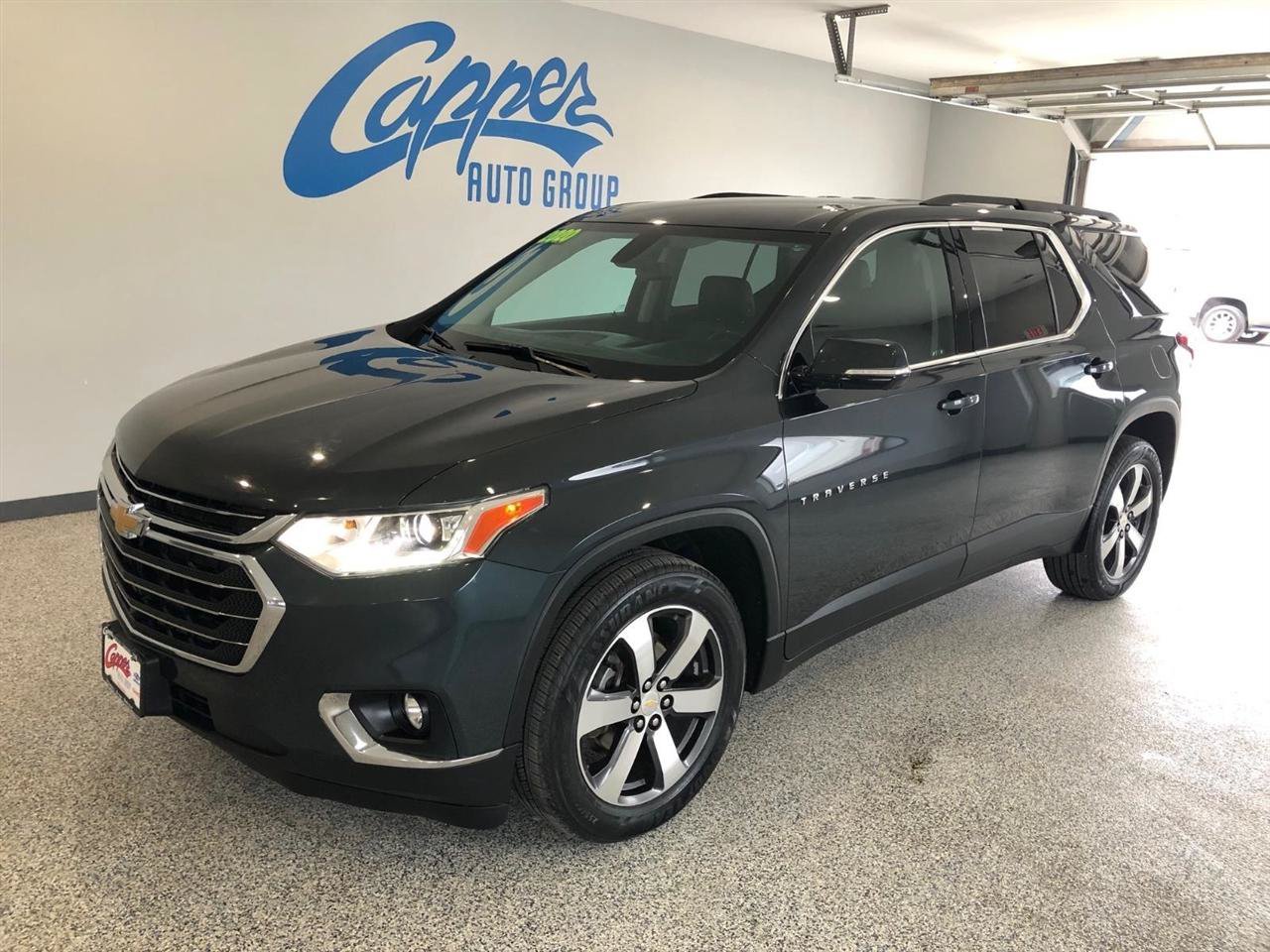 Used 2020 Chevrolet Traverse LT w/ LT Premium Package AWD/4WD image 1