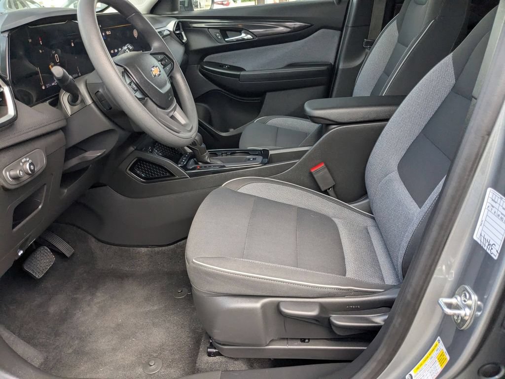 Used 2025 Chevrolet TrailBlazer LT AWD/4WD image 11