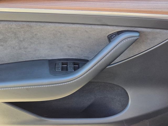 Used 2024 Tesla Model Y Long Range image 31
