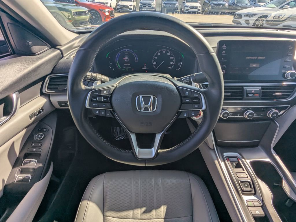 Used 2018 Honda Accord Touring image 3