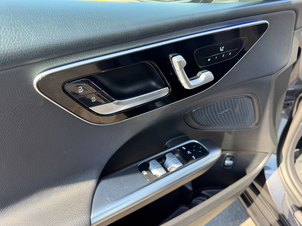 Used 2023 Mercedes-Benz C 300 Sedan image 13