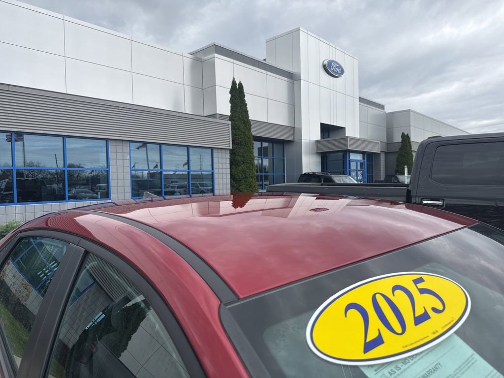 Used 2025 Hyundai Elantra Sport image 6