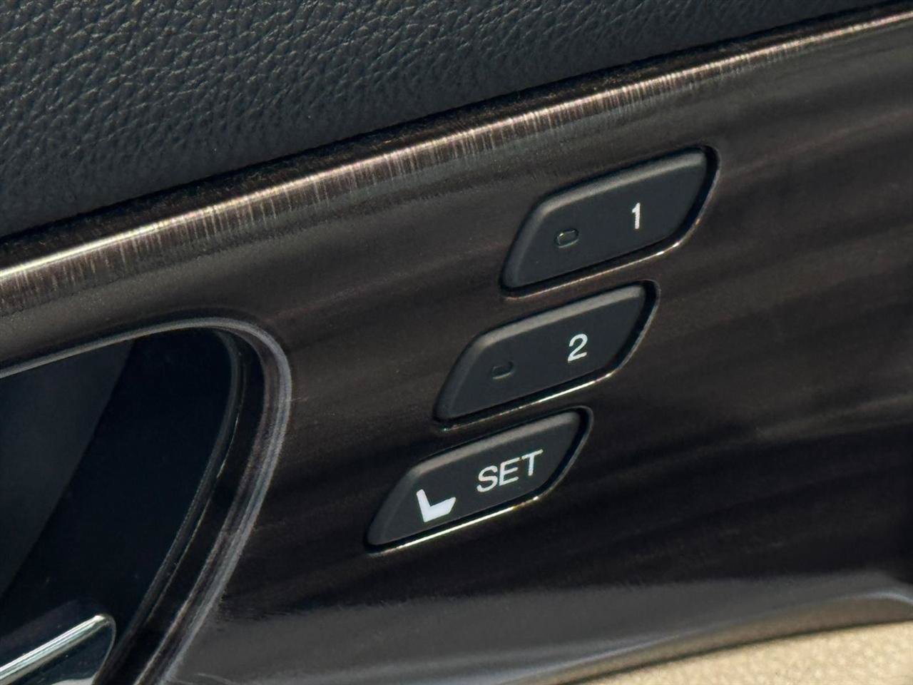 Used 2016 Honda Accord Touring image 17